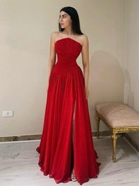 Abito da sera rosso elegante in chiffon senza spalline con spacco alto, lungo, da ballo per feste