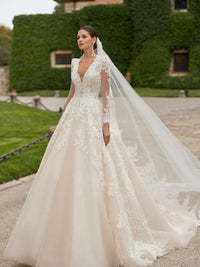 Elegant Backless V Neck Wedding Dress For Women Lace Appliques Long Sleeves Luxury Bridal Gowns