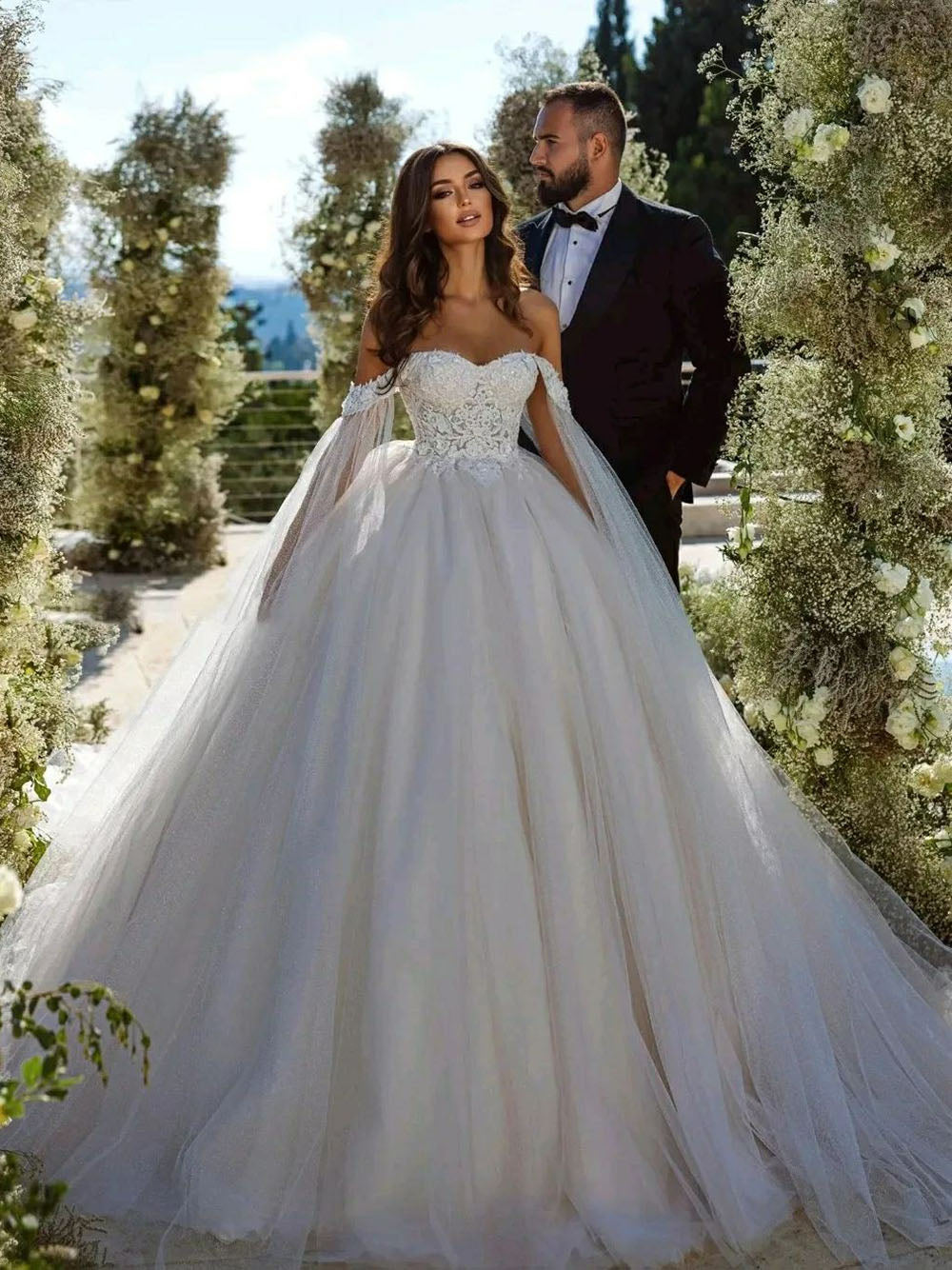 Boho Wedding Dresses Sweetheart Lace Appliques Bride Gowns Garden Luxury Glitter Ball Gown Bridal Gown