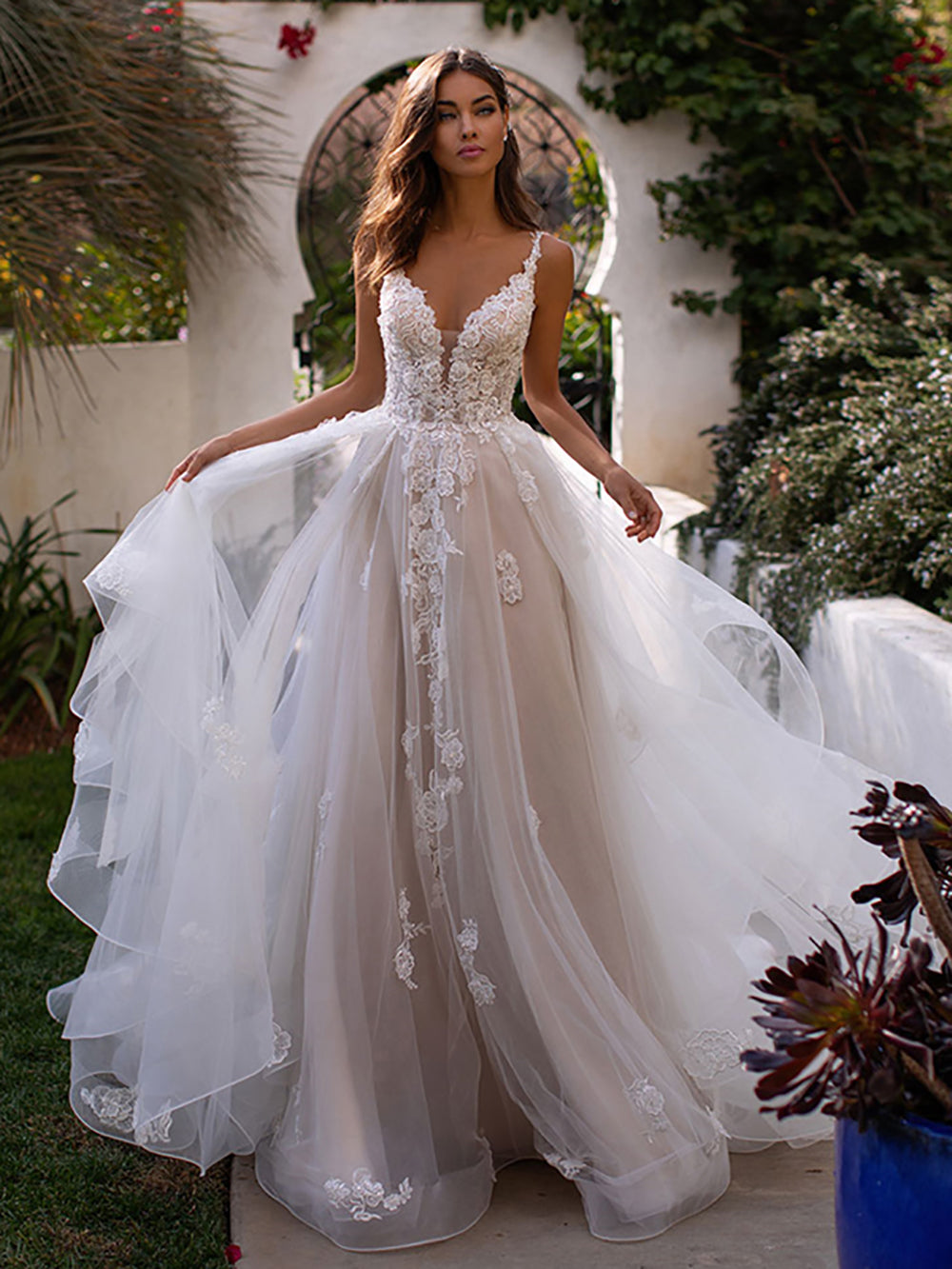Long Boho A-Line Backless Wedding Dress 3D Flowers Spaghetti Straps Bride Dresses Princess Floor Length Wedding Gowns