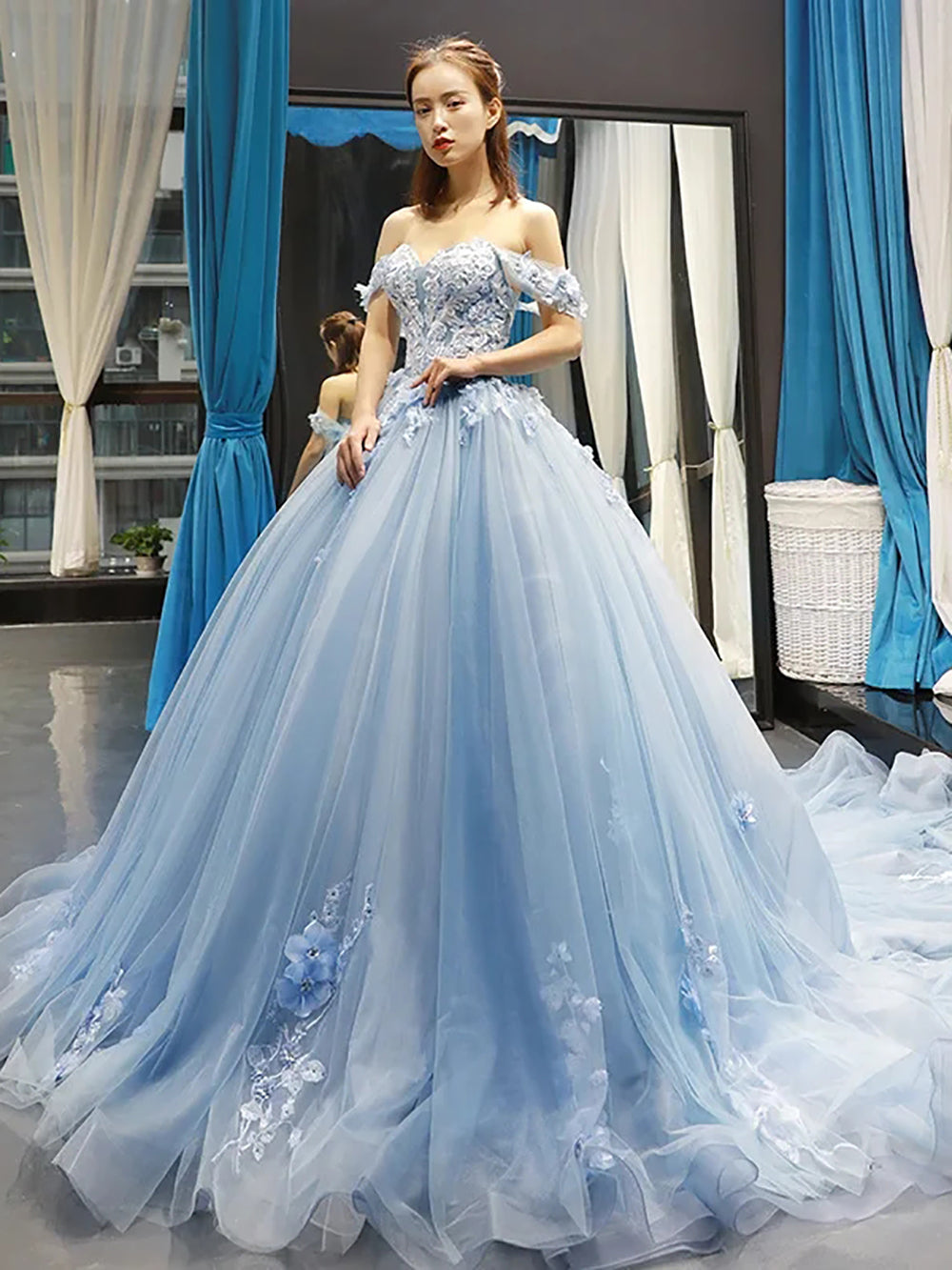Vestidos de Quinceanera com Alças de Espaguete, Rendas de Borboleta, Vestidos de Baile com Contas, Tule Brilhante, Vestidos Sweet 16