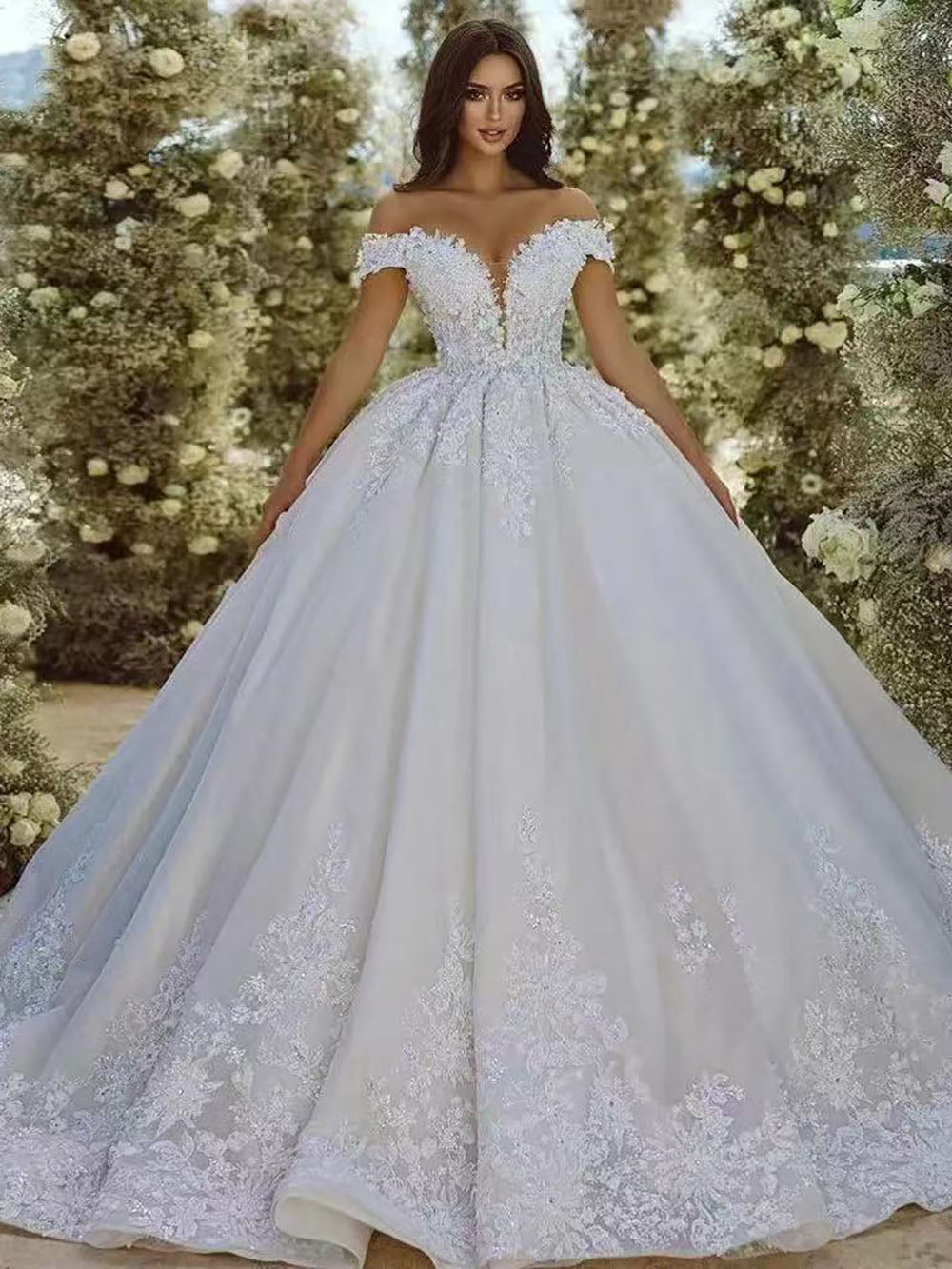 Abiti da sposa a gonna ampia eleganti con scollo a cuore, spalle scoperte, pizzo, applicazioni di perline, abito da sposa
