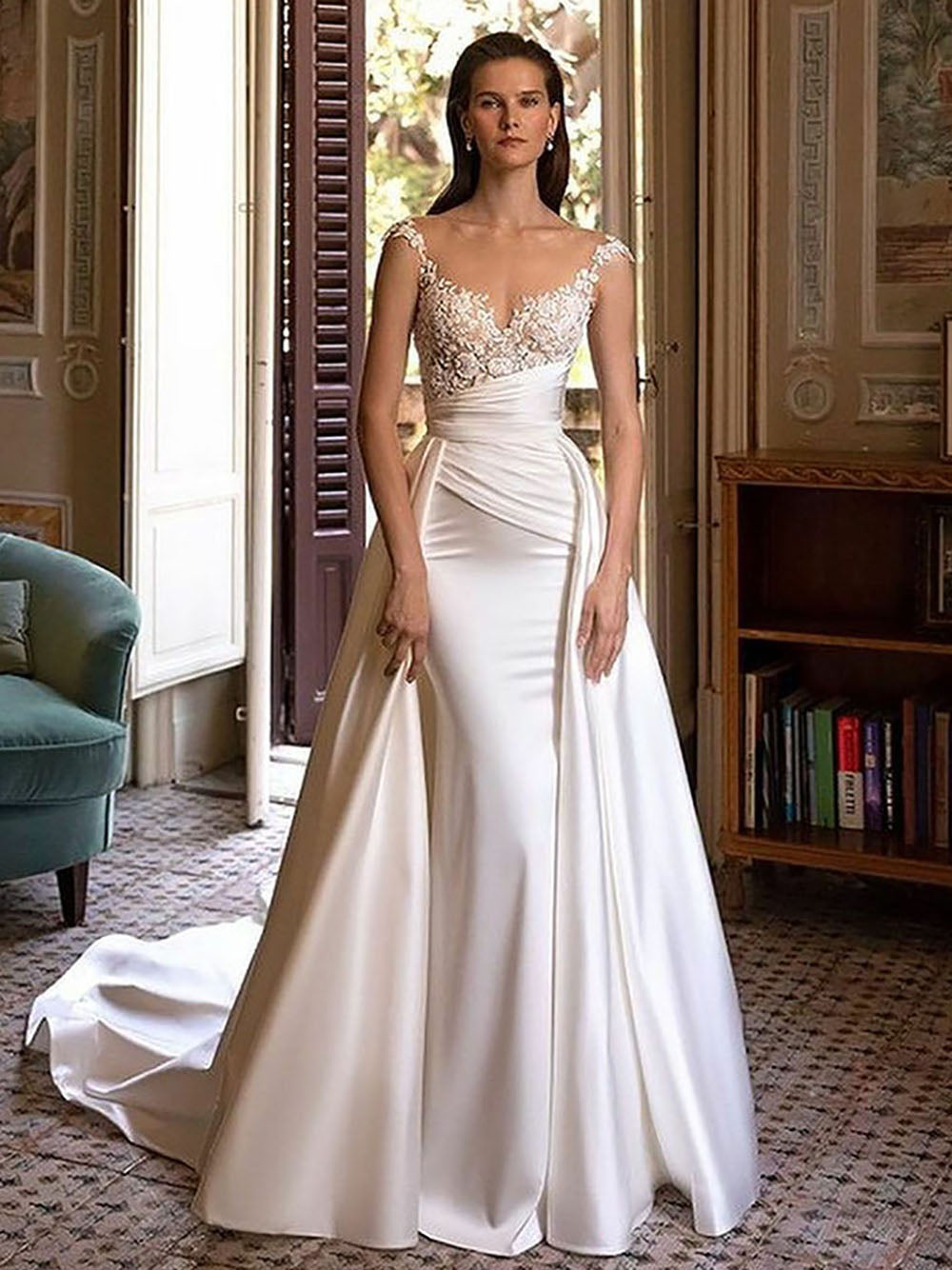 Gorgeous Mermaid Wedding Dress OverSkrit Cap Sleeves Elegant Lace Appliques Satin Peats Bride Dresses