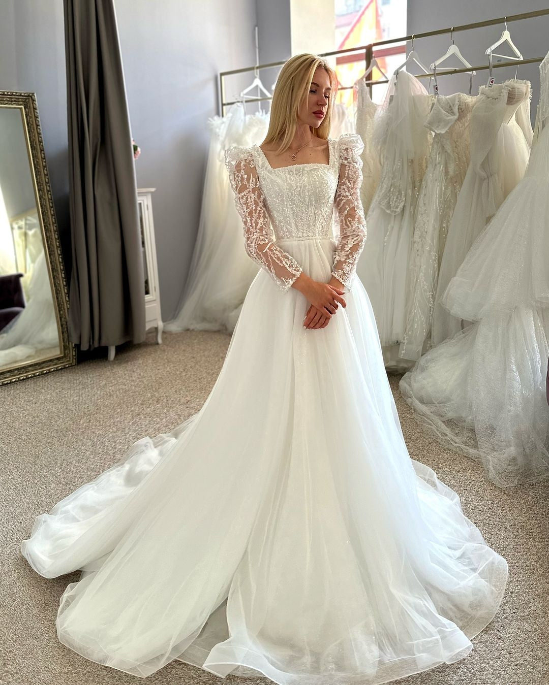 Luxury Wedding Dresses Square Collar Puff Long Sleeves A Line Ruched Women Bride Dress Sequin Lace Bridal Gown