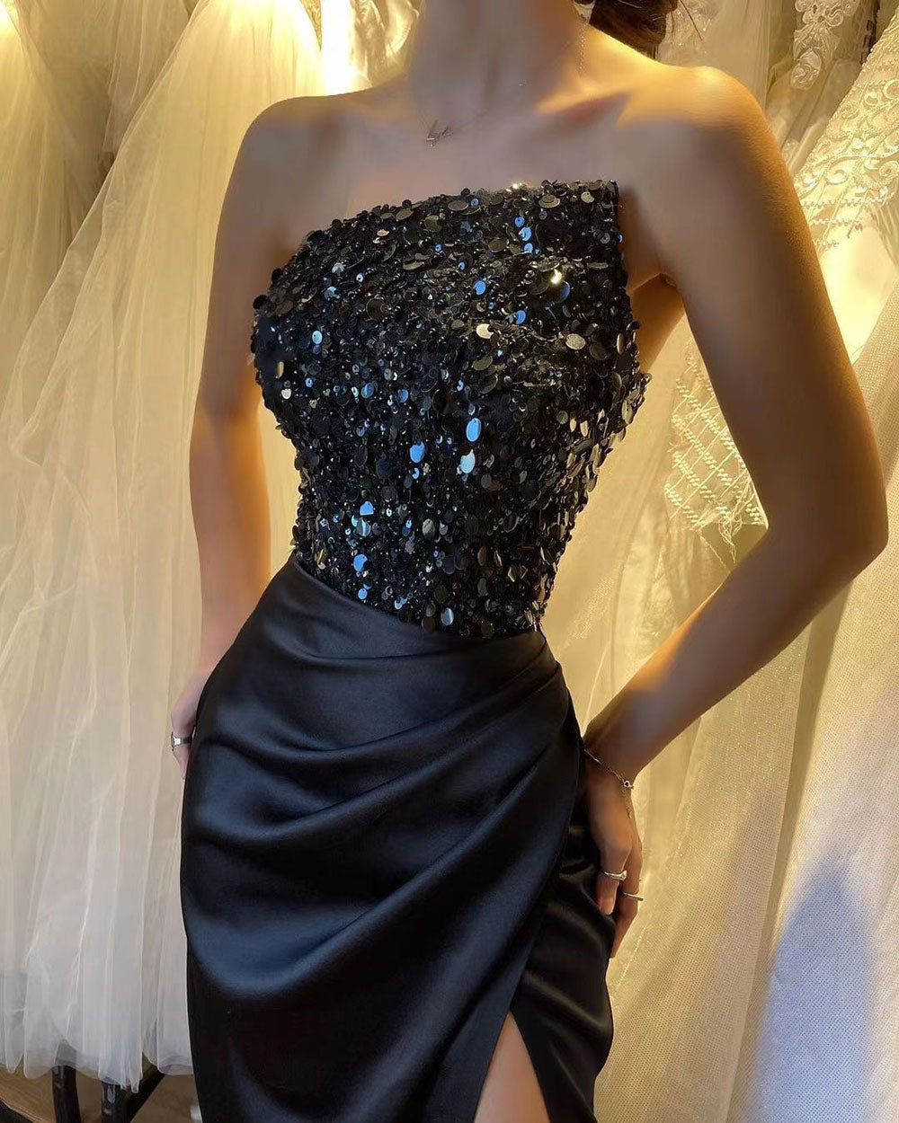 Robe de soirée sirène à paillettes, robe de soirée formelle en satin noire fendue sur le côté, robe de soirée pour invités de mariage