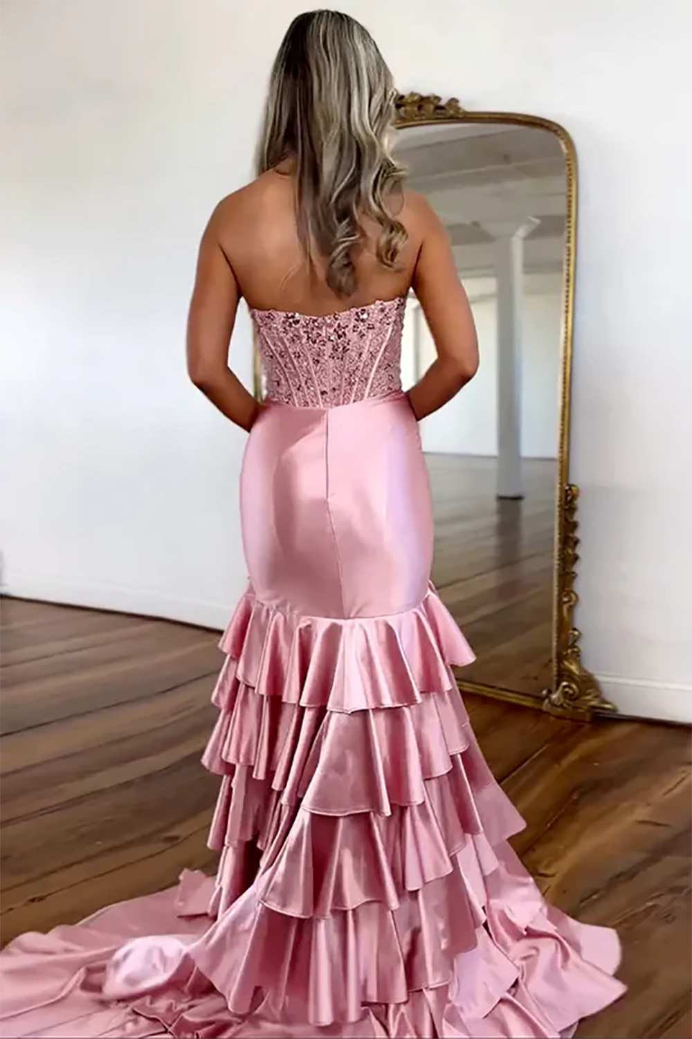 Vestido de Baile com Babados, Decote Coração, Fenda Alta, Vestido de Festa Sem Alças, Tule Ondulado em Camadas, Vestido de Noite Ms2505062