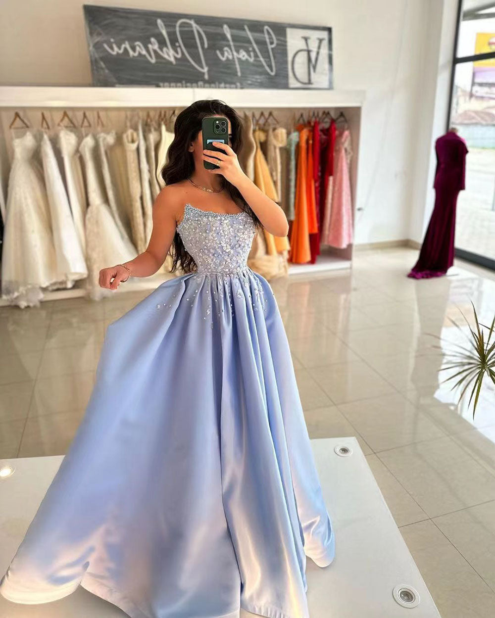 Abiti da cerimonia con perline azzurro cielo, abiti formali a linea A con cristalli, abiti da banchetto in raso per donna