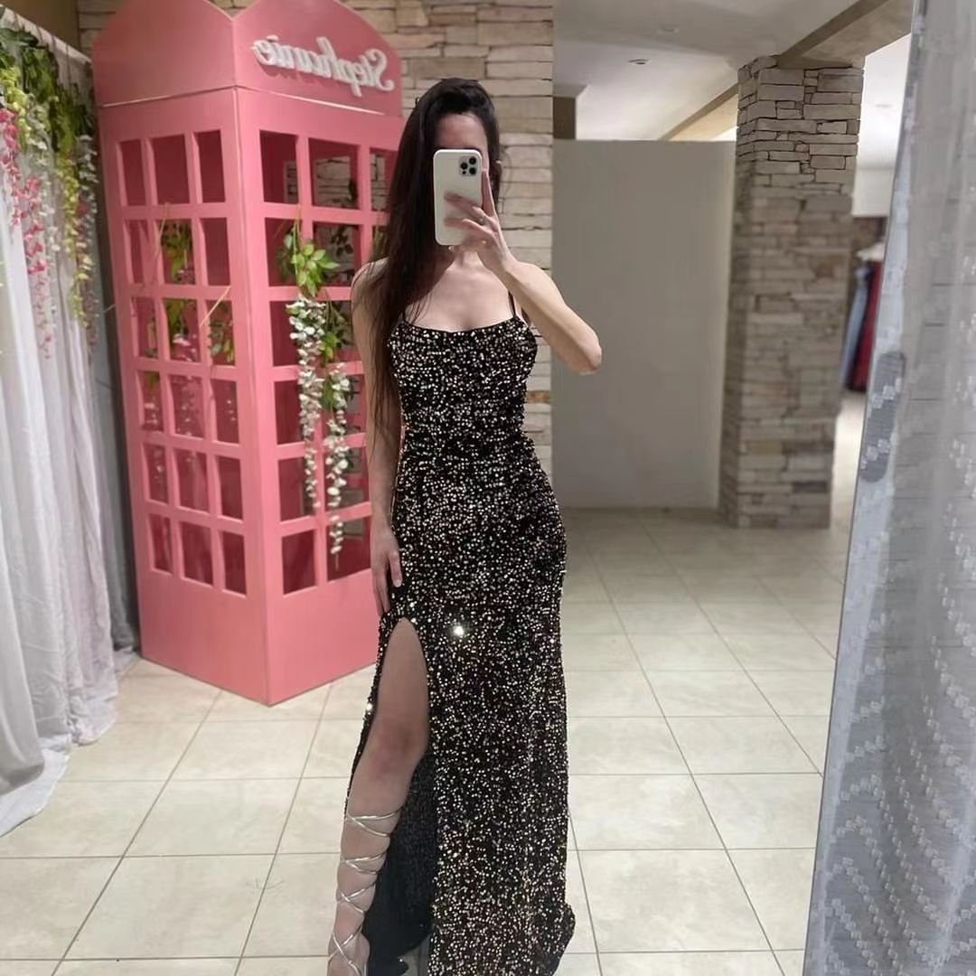 Abito formale in velluto elasticizzato con paillettes, spalline sottili, abito da sera con spacco, abito lungo sexy