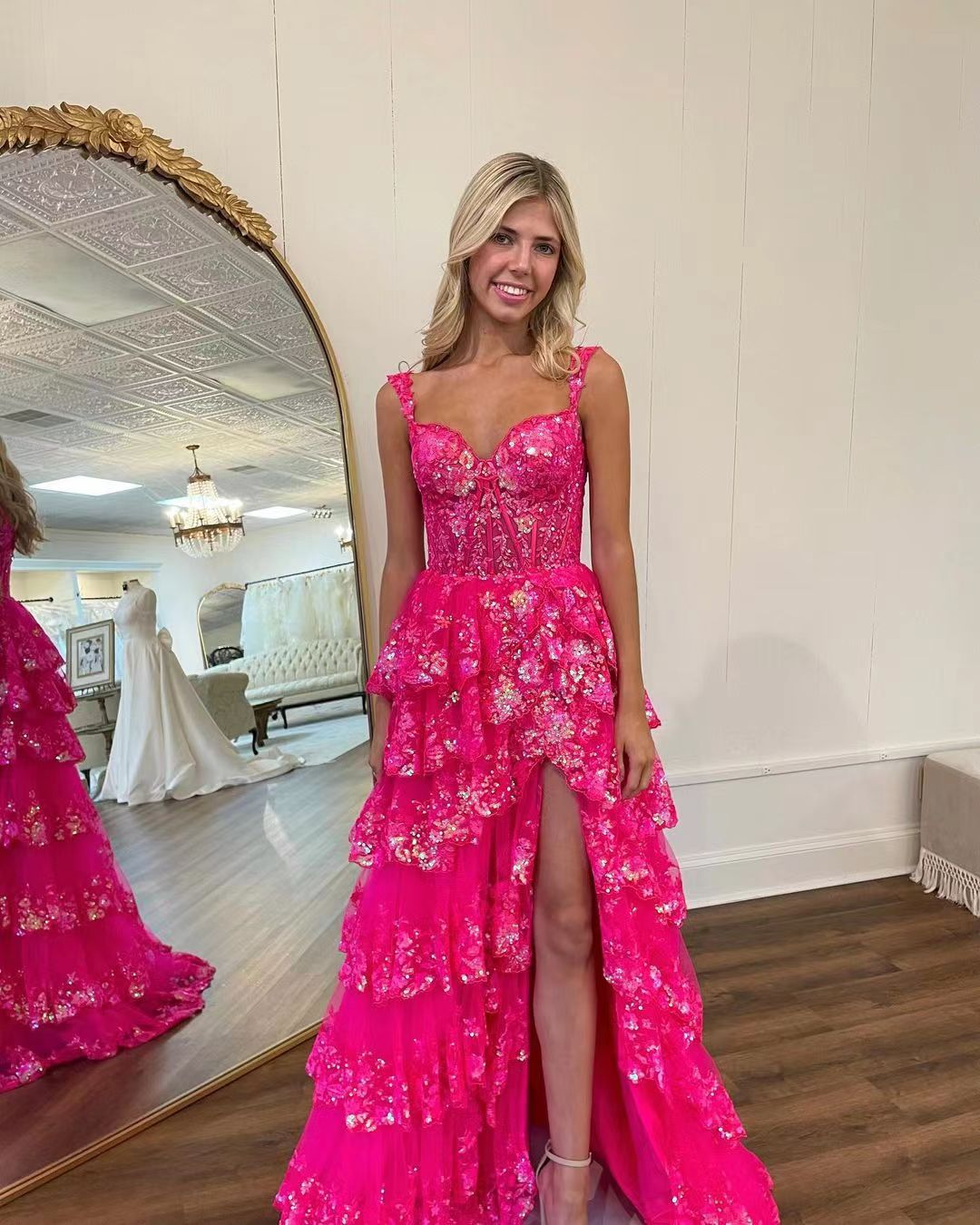 Abiti formali scintillanti Abito da laurea Abito da ballo con spacco Abito da matrimonio Abito a più strati in pizzo Abiti per occasioni speciali