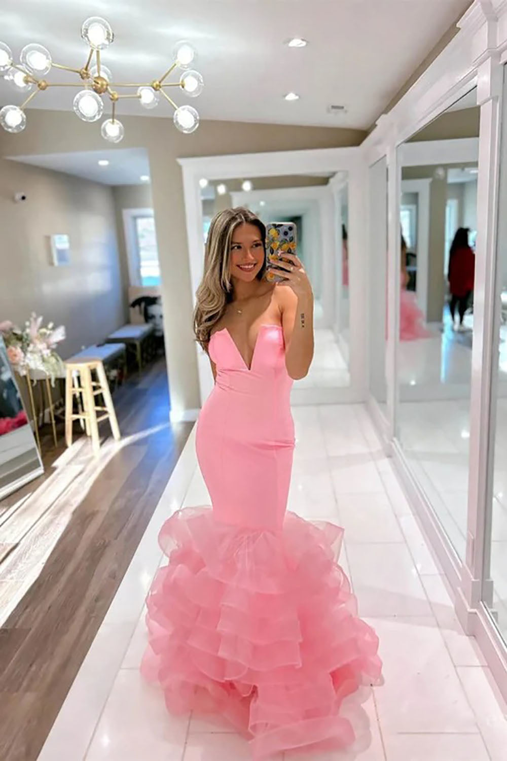 Robe de soirée longue en tulle à bretelles spaghetti et décolleté plongeant pour femme