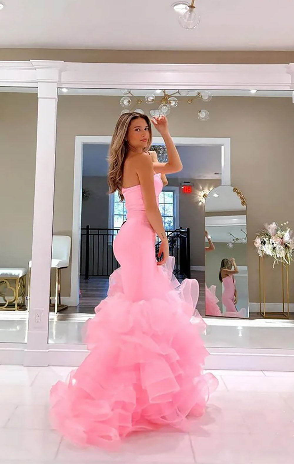 Robe de soirée longue en tulle à bretelles spaghetti et décolleté plongeant pour femme