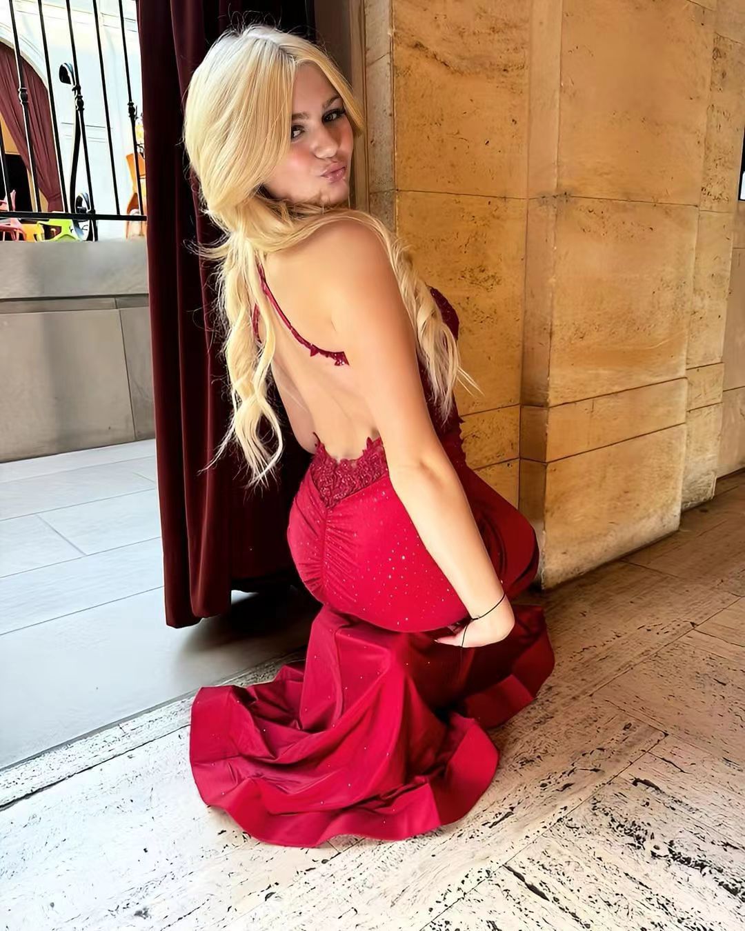 Burgundy Mermaid Evening Dresses Spaghetti Strap Lace Appliques Glitter Backless Women Formal Party Dress