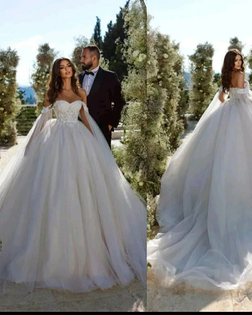 Boho Wedding Dresses Sweetheart Lace Appliques Bride Gowns Garden Luxury Glitter Ball Gown Bridal Gown