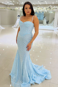 Robe de soirée longue à paillettes asymétrique avec fente et paillettes