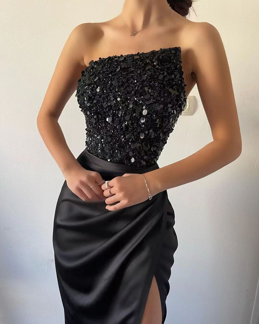 Robe de soirée sirène à paillettes, robe de soirée formelle en satin noire fendue sur le côté, robe de soirée pour invités de mariage