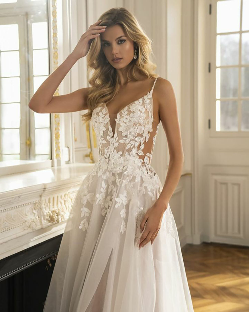 Vintage A Line Wedding Dresses Spaghetti strap Lace Appliques Tulle Princess Bride Gowns Backless Bridal Dress