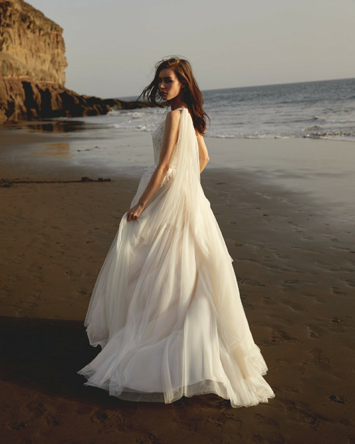 Elegant Wedding Dresses For Brides One Shoulder Bride Dress Lace Appliques Tulle Beach Bridal Gown