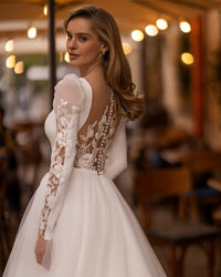 Exquisite Wedding Dresses For Women V Neck A-Line Vintage Illusion Bridal Gowns Lace Long Sleeves Bride Dress