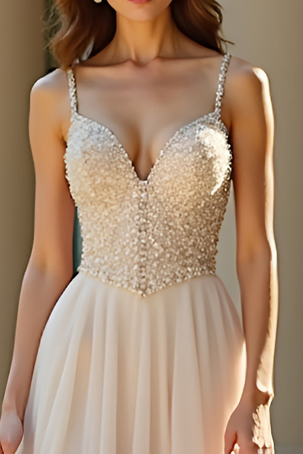 Robes de mariée à manches longues pour mariée Robes de mariée à col en V Robes de mariée en dentelle et tulle pour femmes avec traîne