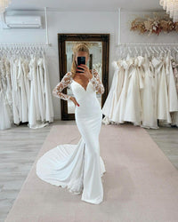 Vestido de Noiva em Cetim Suave com Aplicações de Renda Vestido de Noiva Sereia Decote em V Manga Comprida