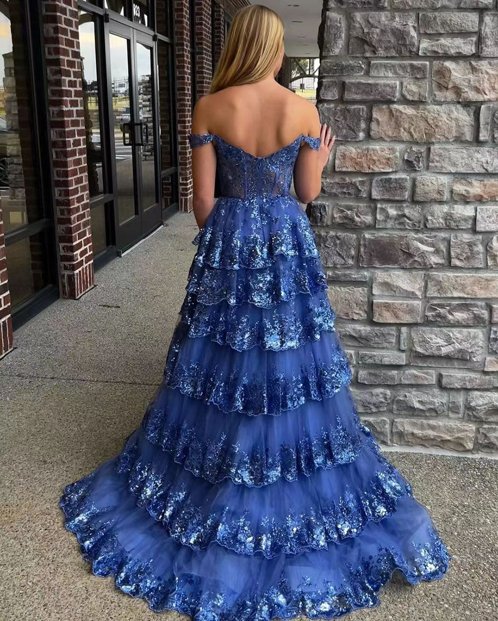Robe de bal en tulle à paillettes avec épaules dénudées et appliques en dentelle, longue robe de soirée formelle avec traîne 2024