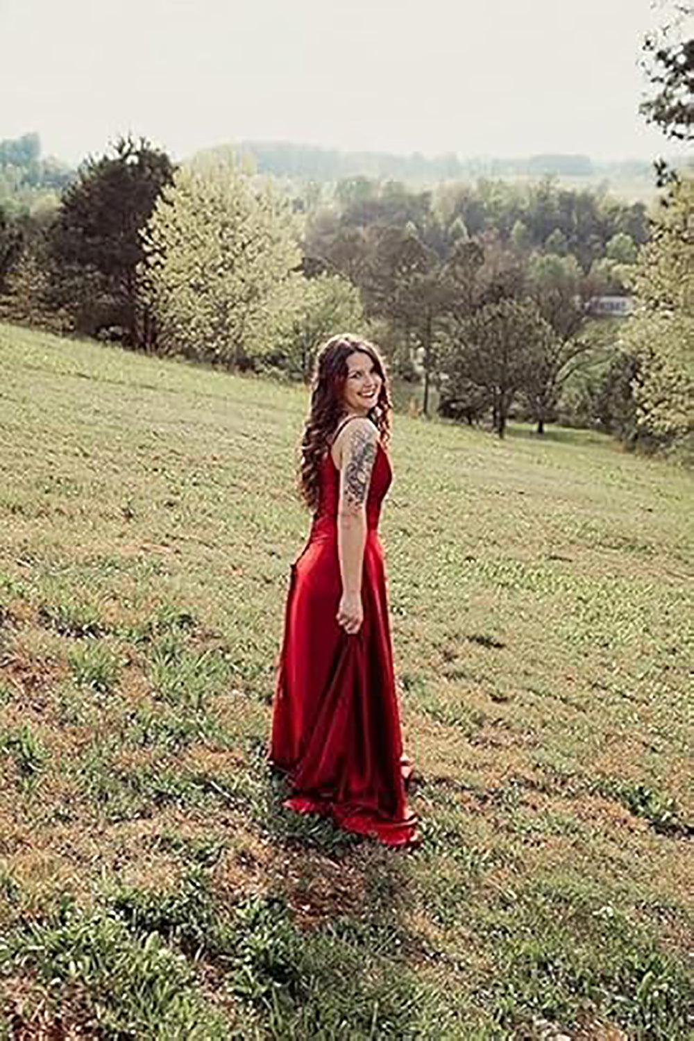 Robe de bal longue en satin chic à bretelles spaghetti, robe de demoiselle d'honneur, robe de soirée fendue sur le côté, robe formelle