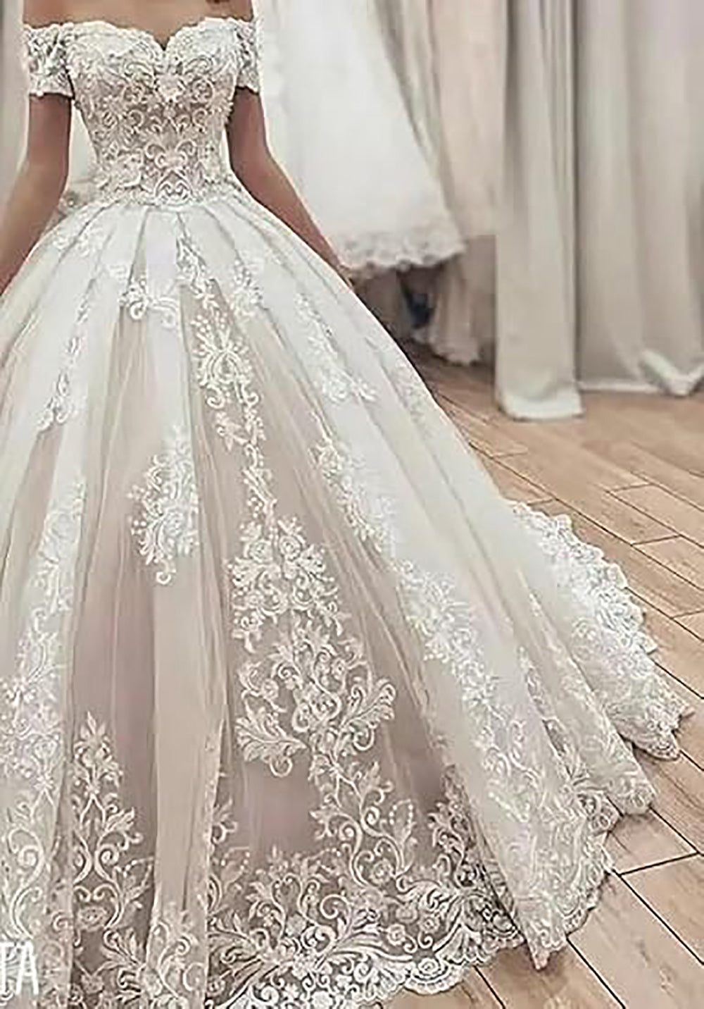 Robes de mariée en dentelle à épaules dénudées pour mariées Appliques Robe de mariée pour femmes Robes de mariée trapèze avec traîne