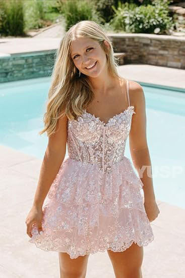 Robe de bal courte à bretelles spaghetti en dentelle à plusieurs niveaux pour adolescentes 2024 Robe de soirée à paillettes scintillantes Robe de cocktail