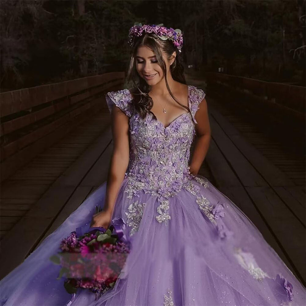 Abiti da Quinceanera floreali 3D Abito da ballo gonfio in tulle scintillante Abiti Sweet 16 con spalle scoperte Abito principessa in pizzo