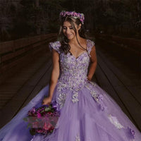 Abiti da Quinceanera floreali 3D Abito da ballo gonfio in tulle scintillante Abiti Sweet 16 con spalle scoperte Abito principessa in pizzo
