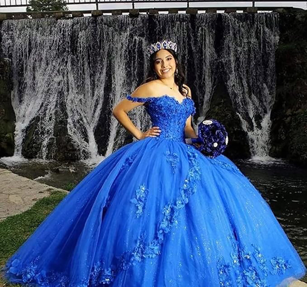Abiti da Quinceanera in tulle di lusso con spalline sottili, abito da ballo lungo con applicazioni di pizzo gonfio, abito da sera per donna