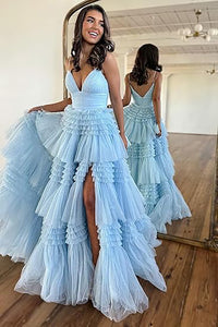 Abito da sera formale in tulle con spalline sottili, balze a strati, gonna ampia, spacco e effetto gonfio