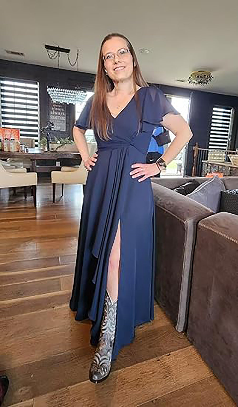 Vestido de Dama de Honra Comprido com Mangas de Folha, Bolsos, Chiffon Franzido, Corte Longo em A, Vestido Formal para Festa com Fenda