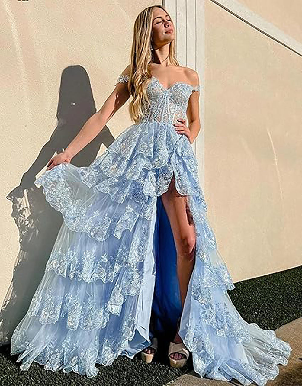 Robe de soirée longue en tulle à épaules dénudées pour femme avec appliques en dentelle et fente