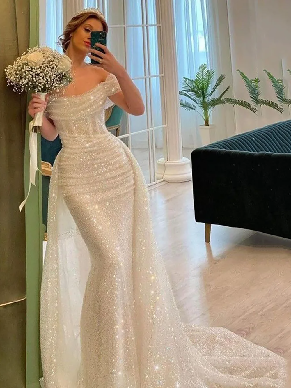 Abito da sposa con paillettes scintillanti, scollo a barca, abito da sposa sirena con strascico staccabile