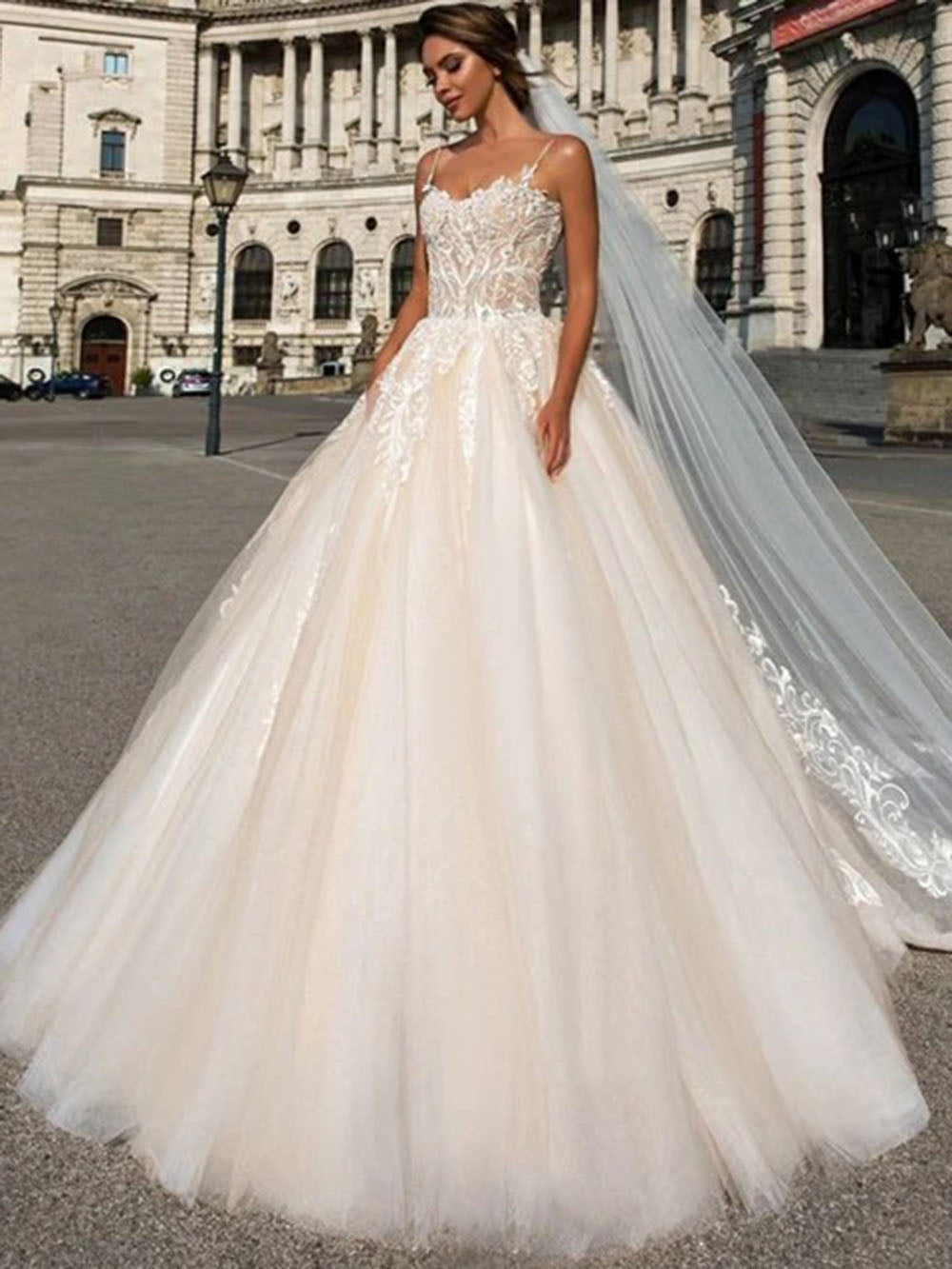 Vestidos de Noiva de Luxo para Noivas Mulheres Vestido de Noiva Princesa Alças de Espaguete Aplicações de Renda Vestido de Casamento