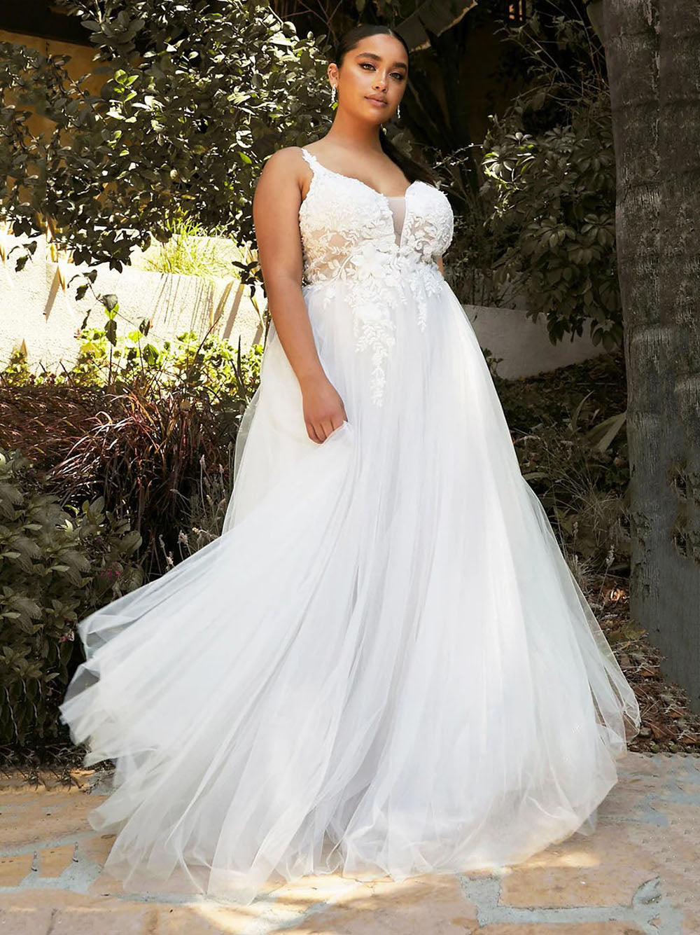 Abiti da sposa con scollo a V per donne taglie forti, applicazioni in pizzo e tulle, abito da sposa 2025