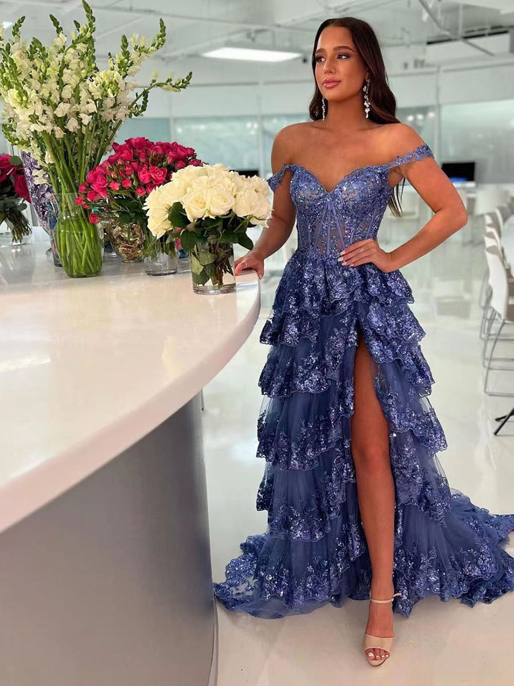 Glitzerndes, gestuftes Tüll-Spitzen-Ballkleid lang für Teenager 2024 Spaghettiträger formelle Hochzeitsabendkleider