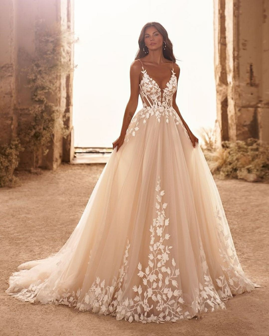 Vestidos de Noiva Boho com Decote em V, Alças de Espaguete, Apliques, Corpete, Vestido de Noiva Princesa para Mulheres, Vestido de Noiva 2025