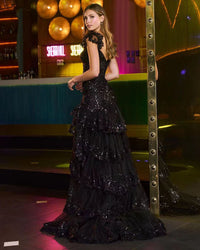 Vestidos de Baile Pretos com Camadas Brilhantes, Costas Nuas, Aplicações de Renda, Vestidos Longos de Noite com Fenda, Vestidos Formais para Festas