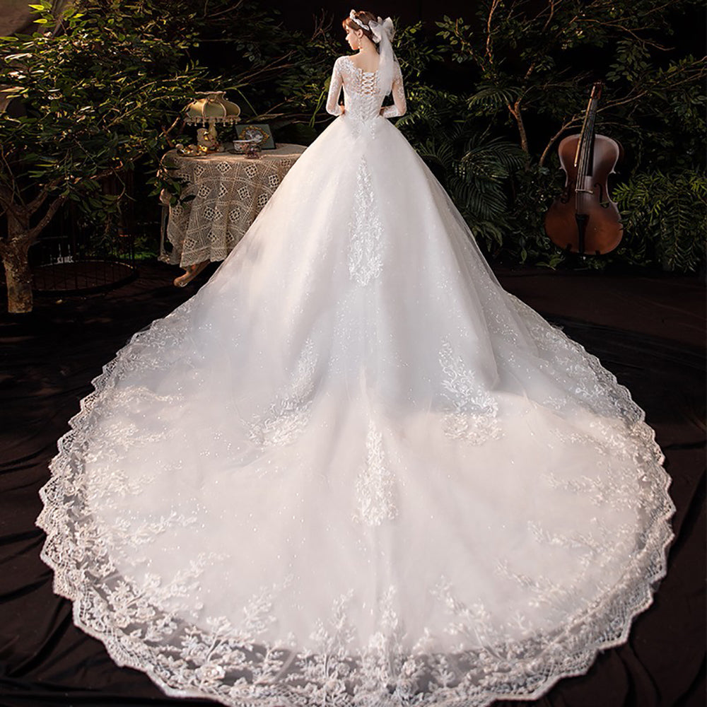 Luxury Sweep Train Wedding Dress O Neck Three Quarter Sleeve Lace Appliques Plus Size Bridal Gown