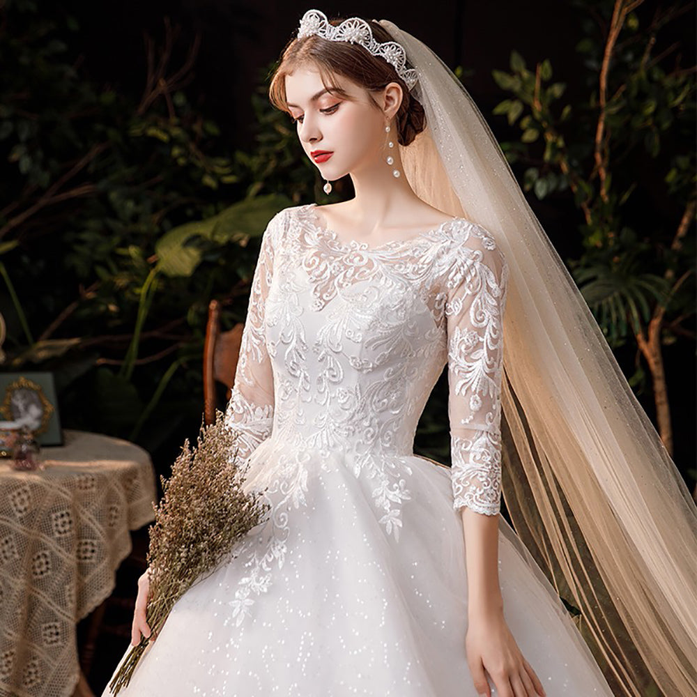 Luxury Sweep Train Wedding Dress O Neck Three Quarter Sleeve Lace Appliques Plus Size Bridal Gown