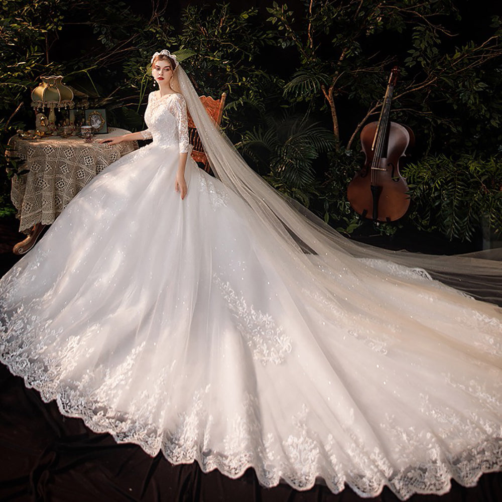 Luxury Sweep Train Wedding Dress O Neck Three Quarter Sleeve Lace Appliques Plus Size Bridal Gown