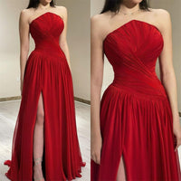 Abito da sera rosso elegante in chiffon senza spalline con spacco alto, lungo, da ballo per feste