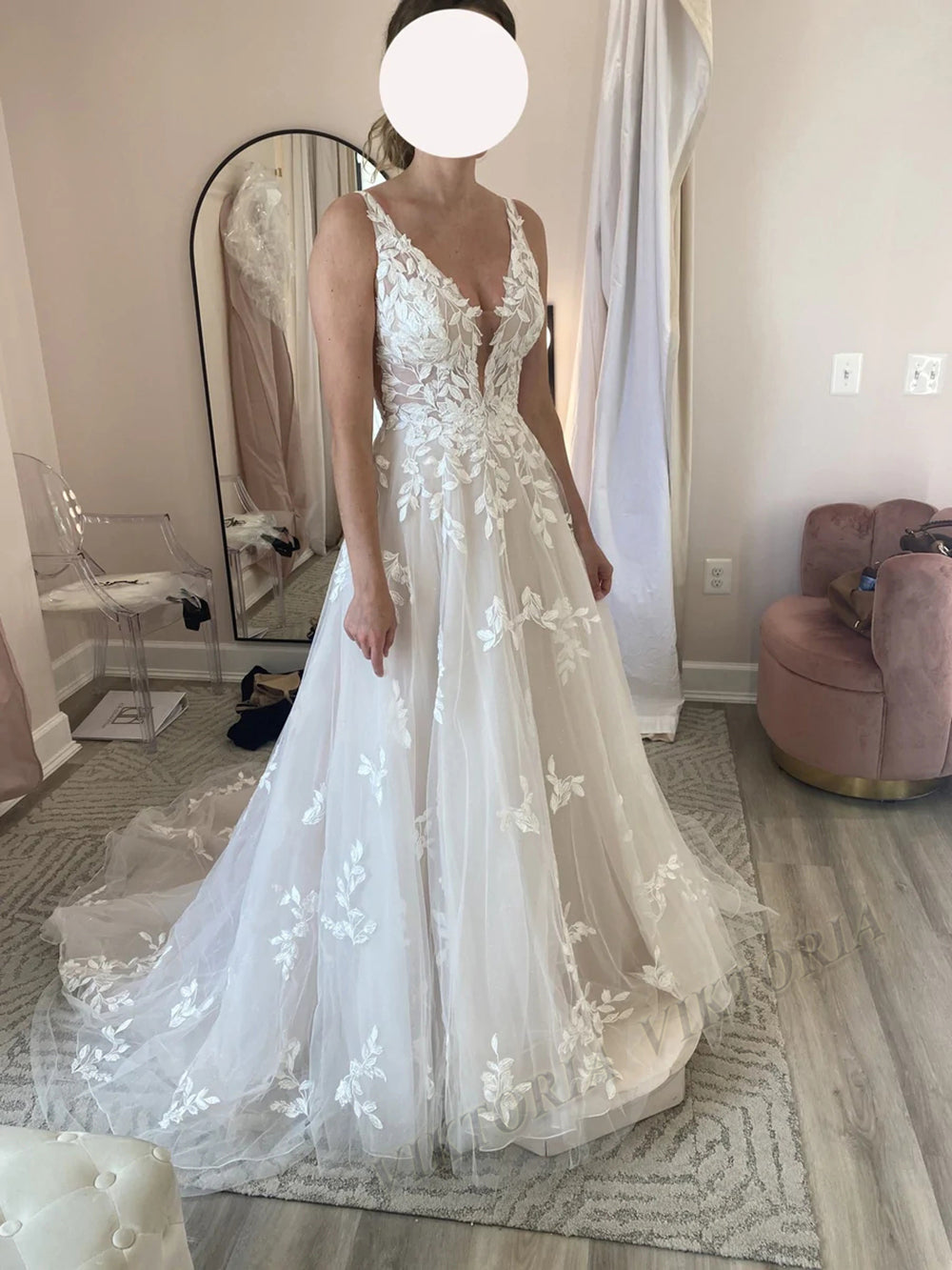 V-neck A-line Wedding Dress 2025 Sleeveless Lace Appliques