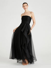 Vestido de baile formal preto chique com folhos em camadas de tule, sem alças, vestido de festa para a noite Ms2503292