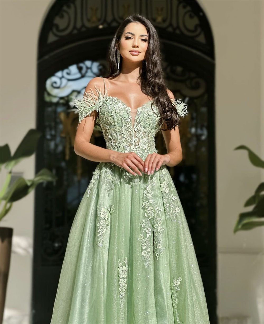 Luxurious Feather Prom Gown Appliques Graduate Party Gown High Slit Formal Dress Ms2504021