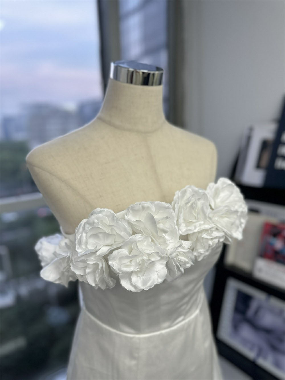 Romantic Floral Off Shoulder Mini Bridal Dress Short 3D Flowers Corset Wedding Dress Ms2504234