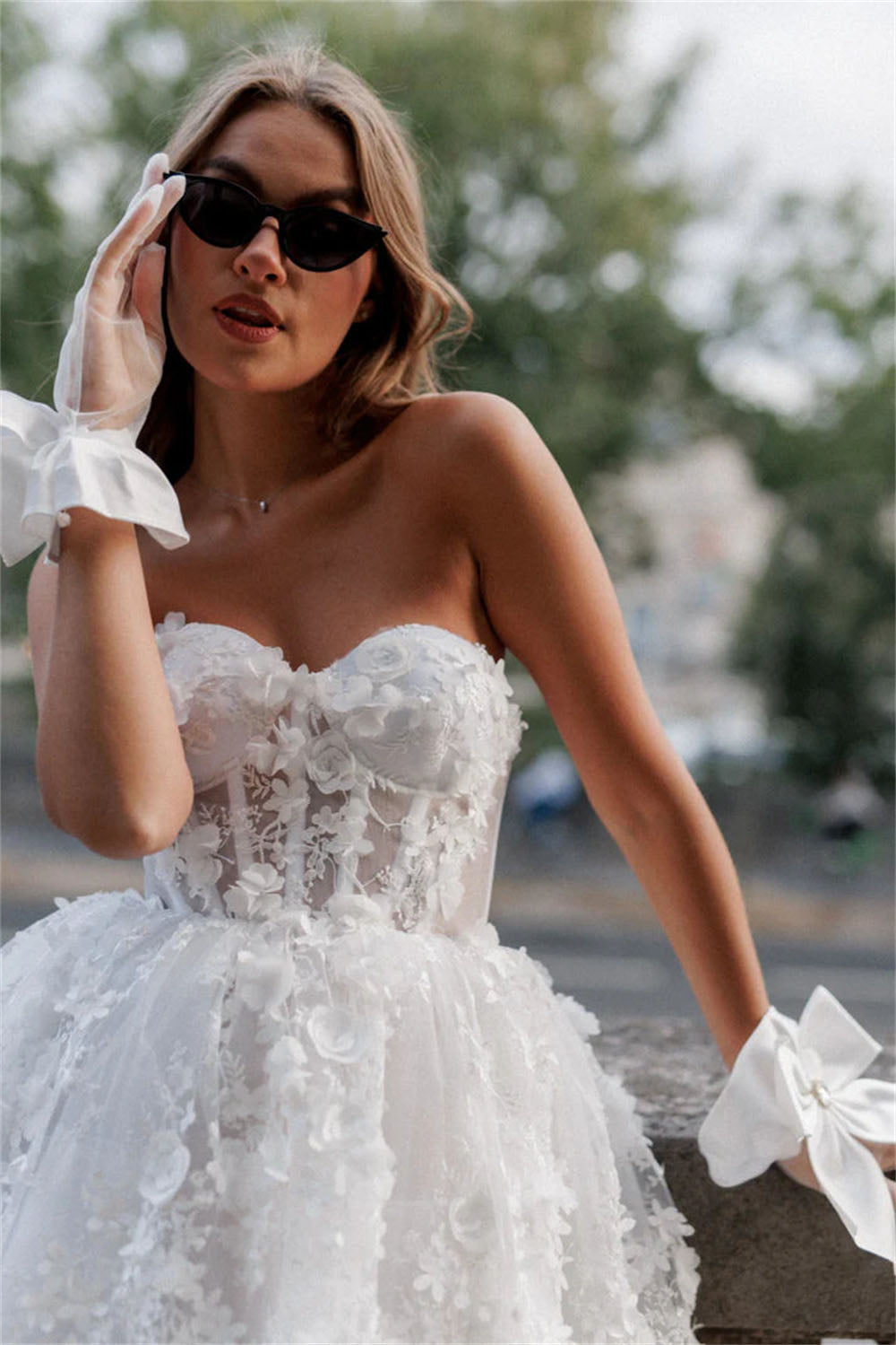 Vestido de Noiva Mini Floral 3D Corset Sem Alças Curto Vestido Nupcial Traje para Receção de Casamento Ms2504193