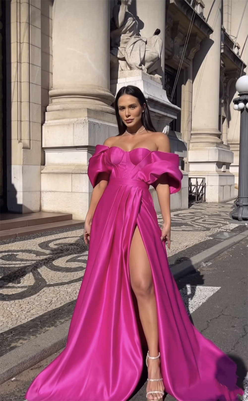 Robes de demoiselle d'honneur en satin à licou, longues robes de bal plissées avec fente, robes de soirée sirène